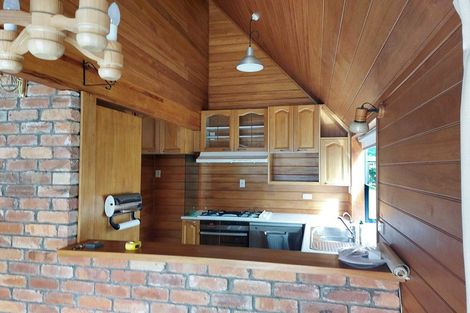 Photo of property in 7 Sunrise Lane, Te Atatu South, Auckland, 0610