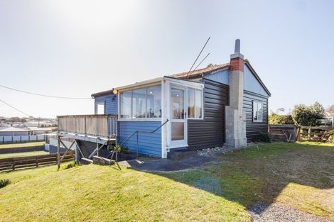 Photo of property in 51 Pratt Avenue, Foxton Beach, Foxton, 4815