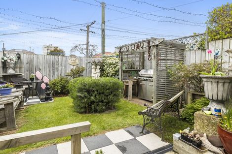 Photo of property in 35 Falkland Street, Maori Hill, Dunedin, 9010