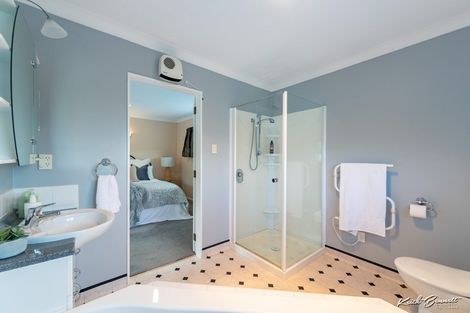 Photo of property in 21 Galveston Grove, Totara Park, Upper Hutt, 5018