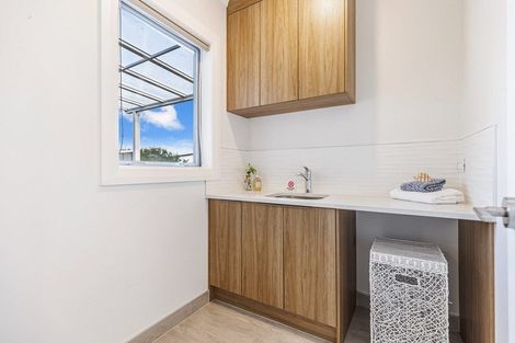 Photo of property in 2 Caldwell Place, Pinehill, Auckland, 0632