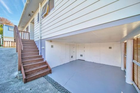 Photo of property in 2/52 Highland Park Drive, Highland Park, Auckland, 2010