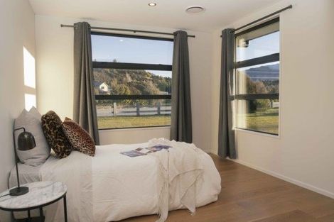 Photo of property in 570 Aubrey Road, Wanaka, 9305