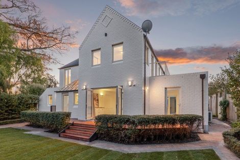 Photo of property in 32 Wai-iti Terrace, Burnside, Christchurch, 8052