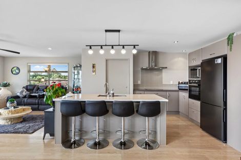 Photo of property in 37 Contour Avenue, Pyes Pa, Tauranga, 3112