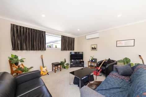 Photo of property in 15 Thomson Street, West End, Palmerston North, 4412