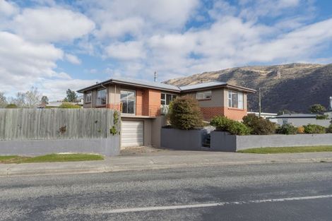 Photo of property in 2 Ancrum Street, Roxburgh, 9500