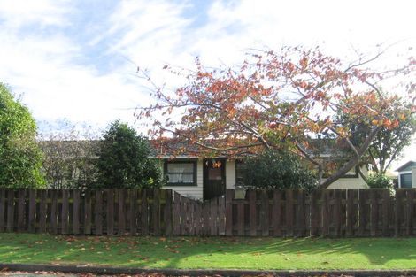 Photo of property in 2 Graham Grove, Waikanae, 5036