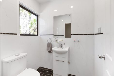 Photo of property in 25 Coates Road, Cockle Bay, Auckland, 2014