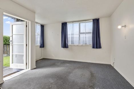Photo of property in 7/127 Queens Drive, Lyall Bay, Wellington, 6022