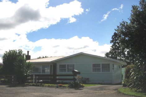 Photo of property in 13 Bridgens Avenue, Te Atatu Peninsula, Auckland, 0610