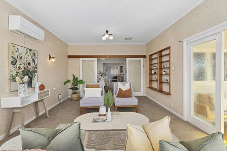 Photo of property in 33 Palm Avenue, Lyall Bay, Wellington, 6022