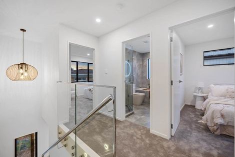 Photo of property in 33c Garadice Road, Rothesay Bay, Auckland, 0630