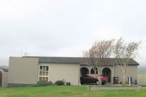 Photo of property in 60 Oriel Avenue, Tawa, Wellington, 5028