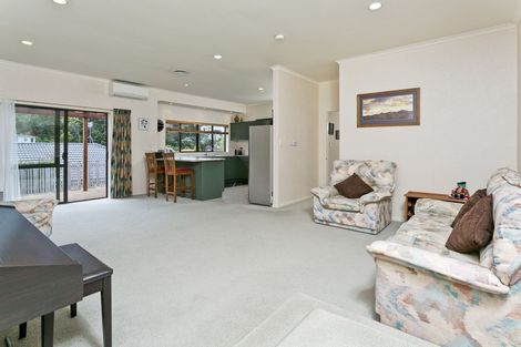 Photo of property in 7 Landvale Court, Browns Bay, Auckland, 0630