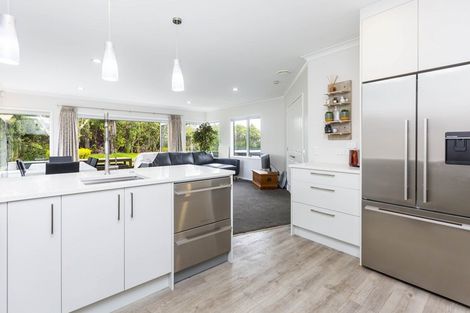 Photo of property in 65 Mount Marua Way, Timberlea, Upper Hutt, 5018