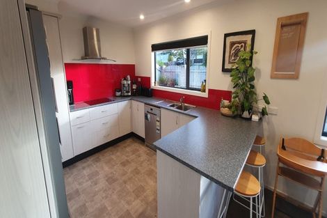 Photo of property in 96 Brecon Road, Stratford, 4332