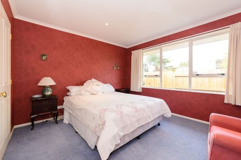 Photo of property in 53 Royal Oak Drive, Kelvin Grove, Palmerston North, 4414
