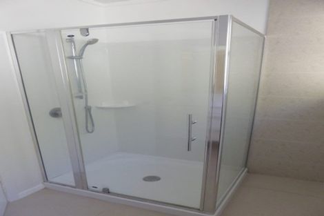 Photo of property in 231 Whites Line East, Waiwhetu, Lower Hutt, 5010