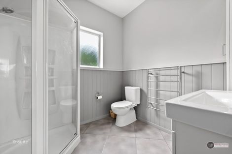 Photo of property in 17 Oceanview Terrace, Tirohanga, Lower Hutt, 5010