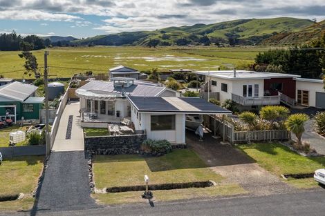 Photo of property in 44 Tidewater Drive, Lower Portobello, Dunedin, 9077