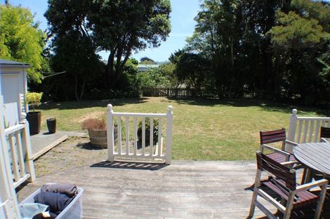 Photo of property in 5 Woodvale Grove, Fairfield, Lower Hutt, 5011