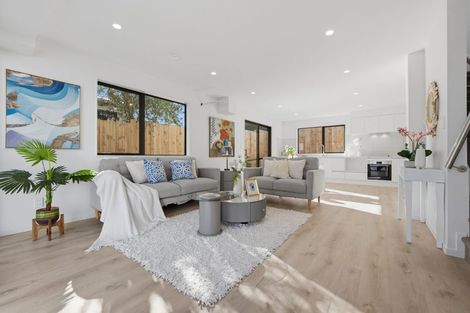 Photo of property in 3 Gill Avenue, Te Atatu Peninsula, Auckland, 0610