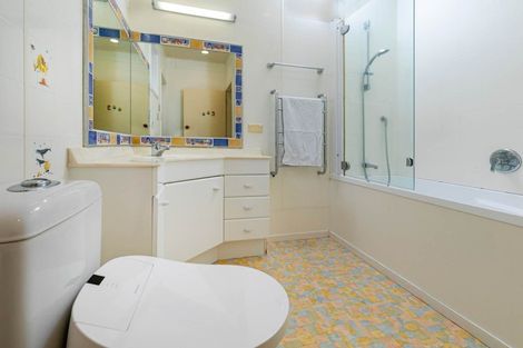 Photo of property in 13 Kiteroa Terrace, Rothesay Bay, Auckland, 0630