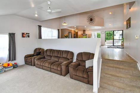 Photo of property in 29 Len Garlick Place, Pahurehure, Papakura, 2113