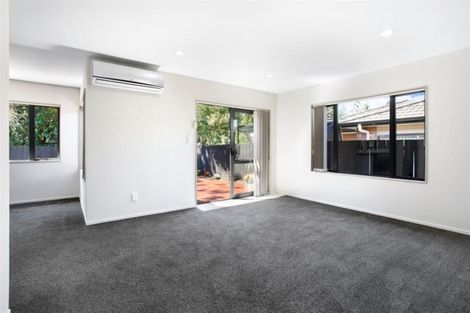 Photo of property in 318 Triangle Road, Massey, Auckland, 0614