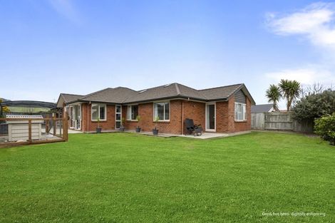 Photo of property in 32 Oak Crescent, Ashhurst, 4810