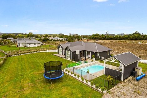 Photo of property in 33 Awatiro Drive, Kaukapakapa, 0871