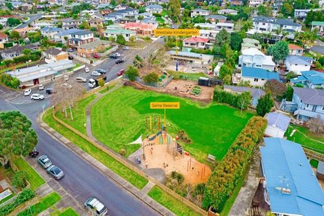 Photo of property in 19a Arosa Place, Forrest Hill, Auckland, 0620