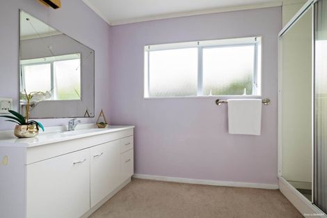 Photo of property in 2/239 Edmonton Road, Te Atatu South, Auckland, 0610