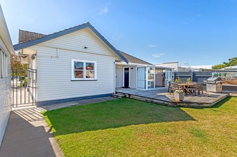 Photo of property in 100 Awapuni Road, Awapuni, Gisborne, 4010