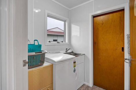 Photo of property in 13 Gibson Place, Patea, 4520