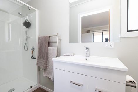 Photo of property in 4c Fernleigh Street, Kerepehi, 3671