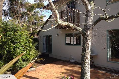 Photo of property in 2/71 Sunnynook Road, Forrest Hill, Auckland, 0620