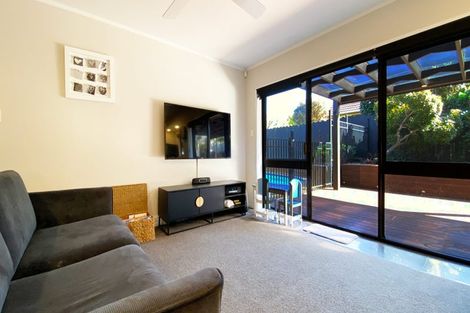 Photo of property in 10 St Simon Place, Botany Downs, Auckland, 2010