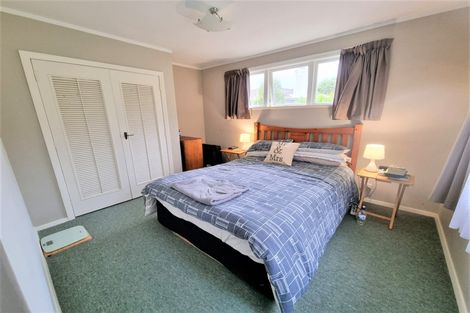 Photo of property in 11 Prouse Grove, Silverstream, Upper Hutt, 5019