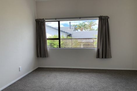Photo of property in 20 Tatyana Place, Massey, Auckland, 0614