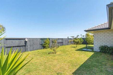 Photo of property in 122 The Boulevard, Papamoa Beach, Papamoa, 3118