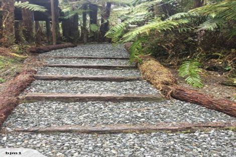 Photo of property in 41 Lake View Terrace, Moana, 7875