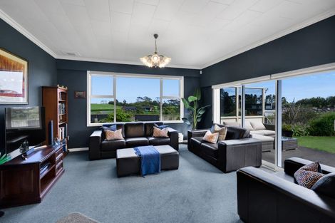 Photo of property in 218 Henwood Road, Paraite, New Plymouth, 4372