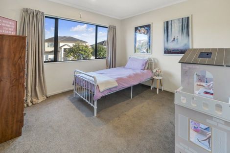 Photo of property in 4 Bridgefield Crescent, Flat Bush, Auckland, 2016
