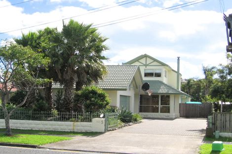 Photo of property in 5 Eastern Beach Road, Eastern Beach, Auckland, 2012