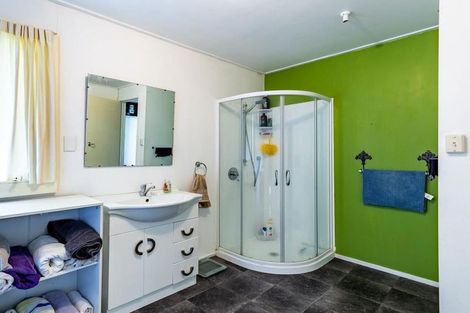 Photo of property in 15 Timaru Road, Waimate, 7924