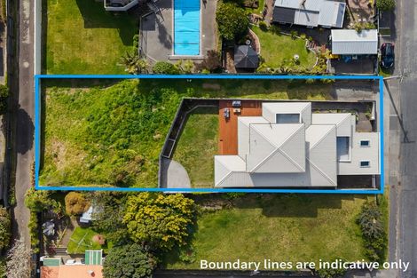 Photo of property in 6 Mahana Road, Paraparaumu Beach, Paraparaumu, 5032