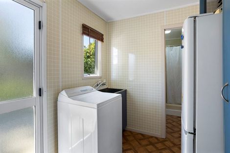 Photo of property in 1 Poplar Street, Whitianga, 3510