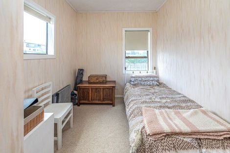 Photo of property in 13 Okiwa Terrace, Waiinu Beach, Whanganui, 4588